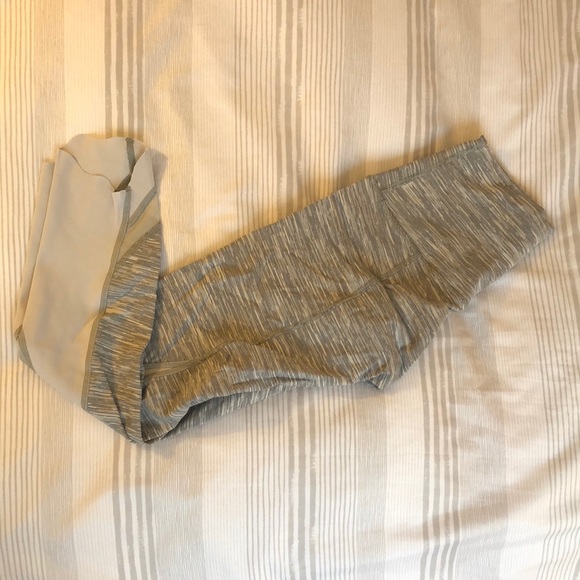 Wunder Under Scalloped Tights - Picture 1 of 4